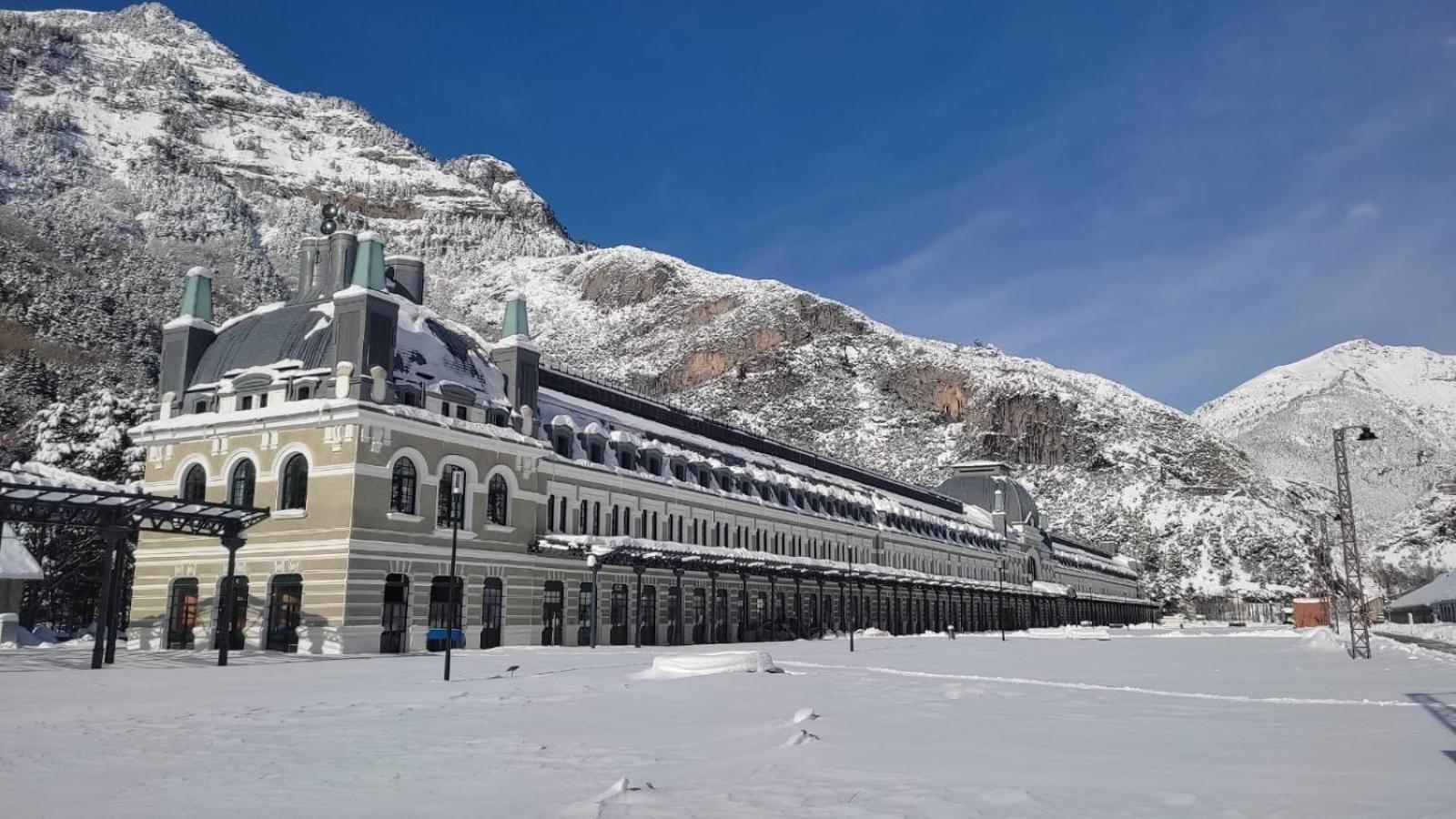 Arce Avairent Canfranc Estacion Apartment Exterior photo