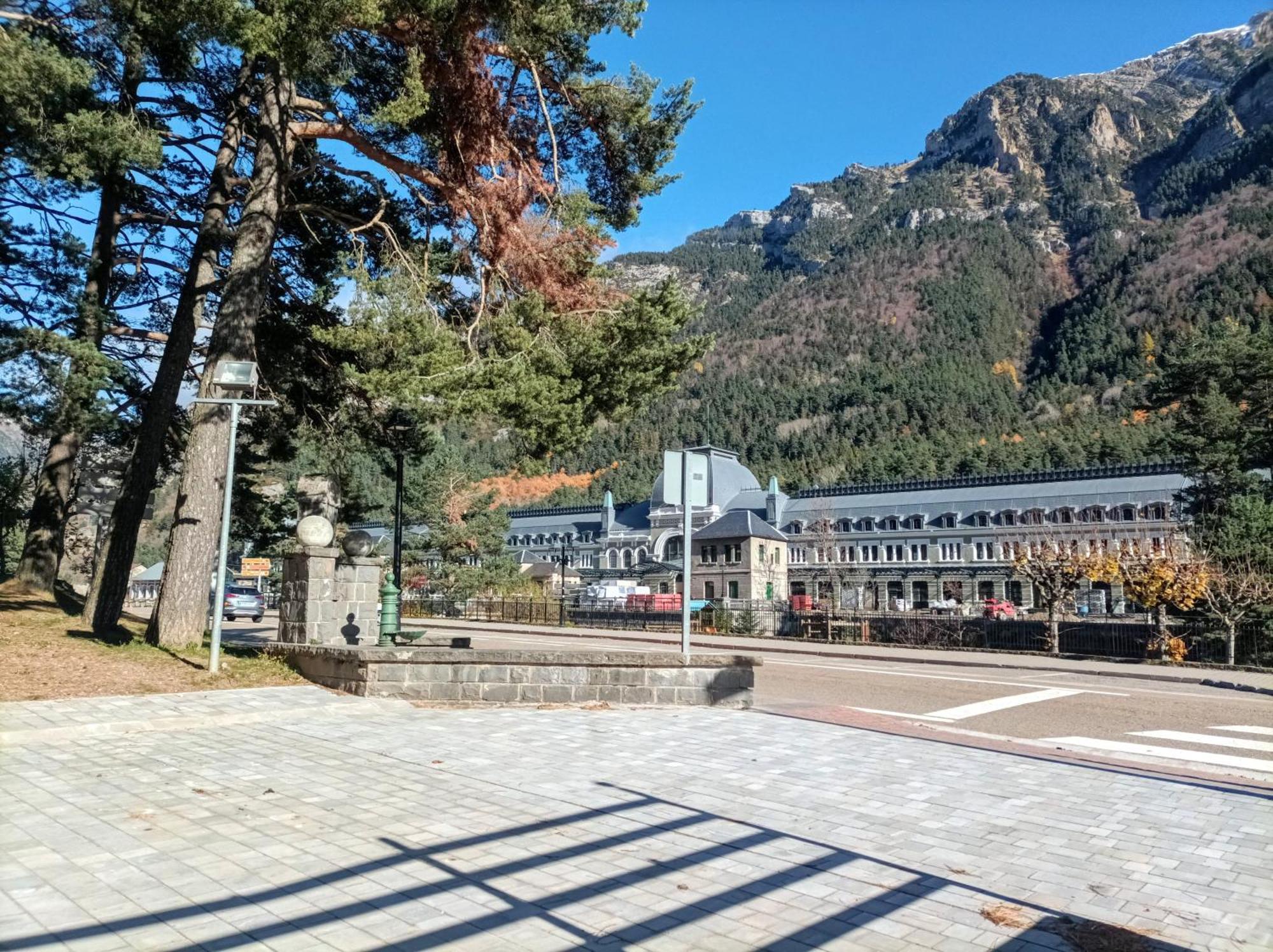 Arce Avairent Canfranc Estacion Apartment Exterior photo